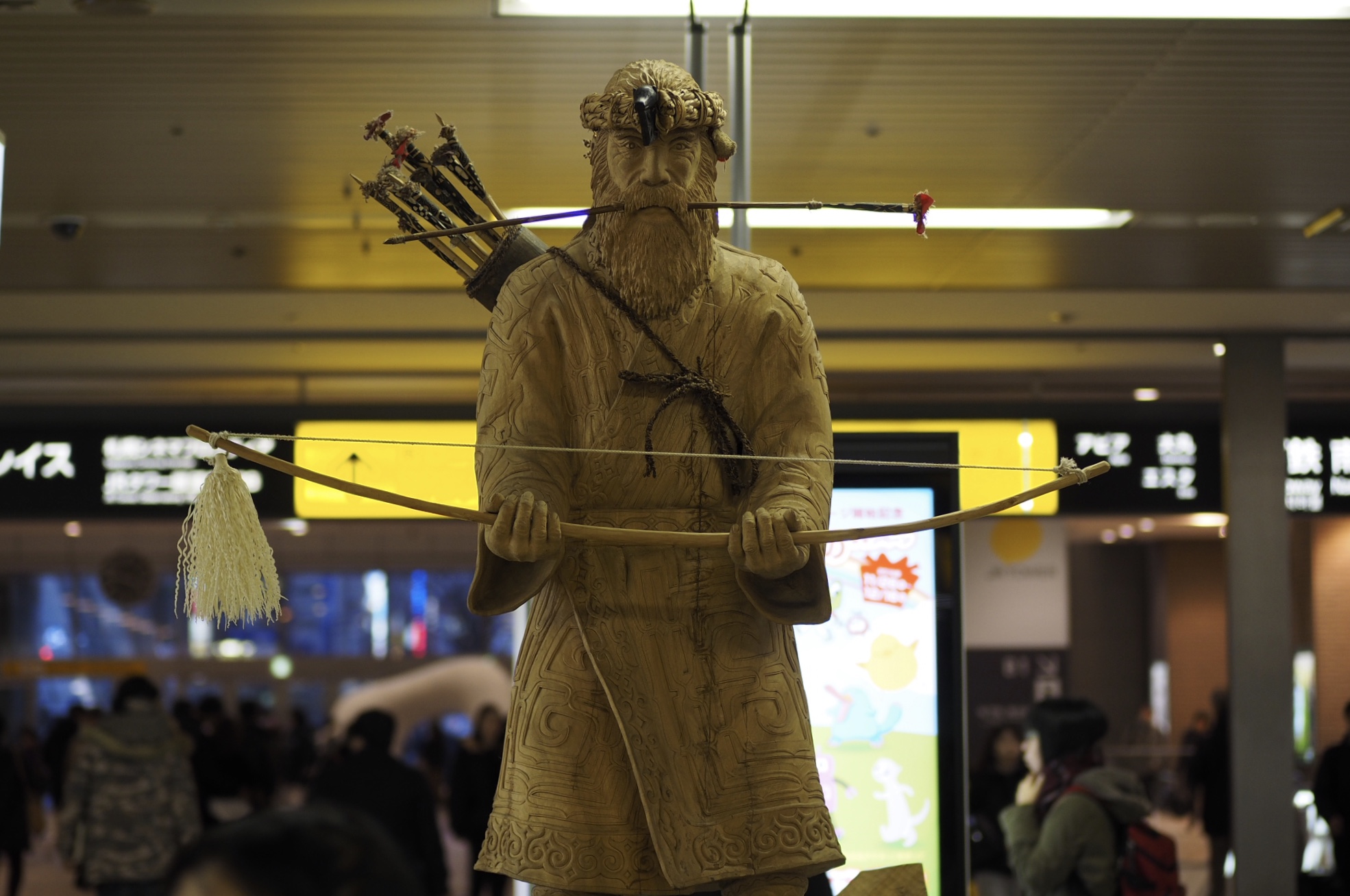 札幌駅のアイヌ像